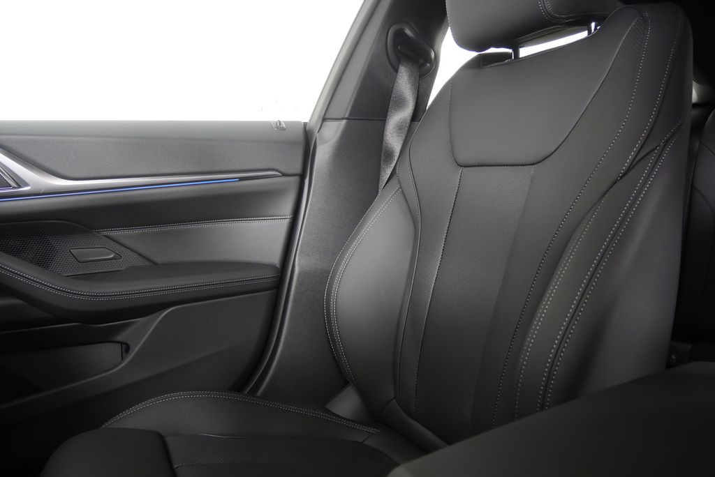 Thumbnail: 2026 BMW i4 - 22