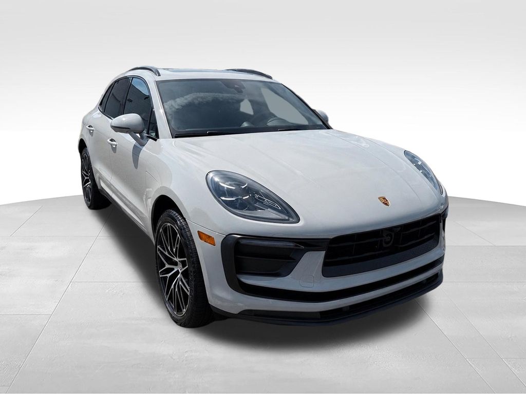 2026 Porsche Macan AWD