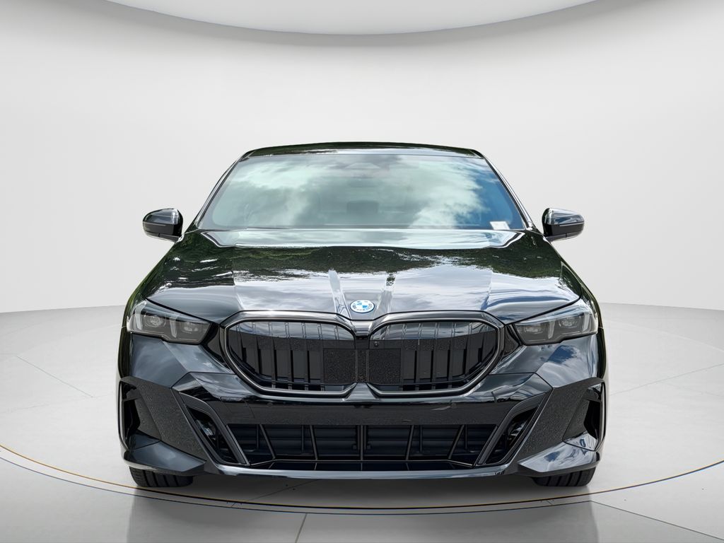 New 2027 Black BMW 550e xDrive image 2