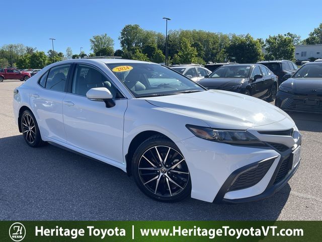 White 2024 Toyota Camry SE FWD Sedan Front-Wheel Drive 8-Speed Automatic
