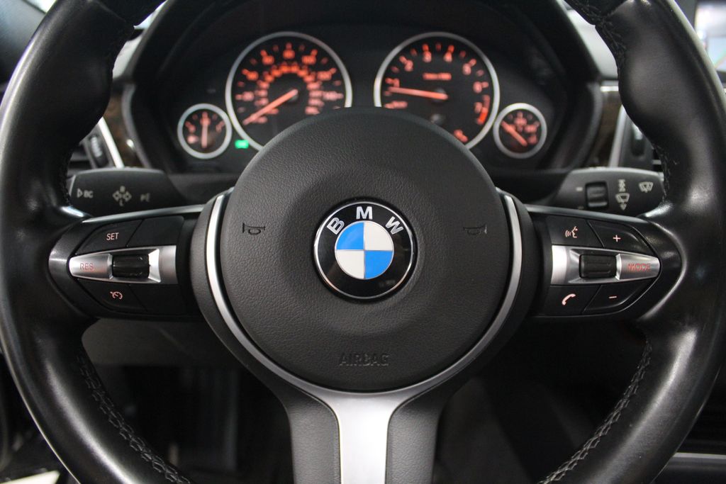 Thumbnail: 2016 BMW 3 Series - 17