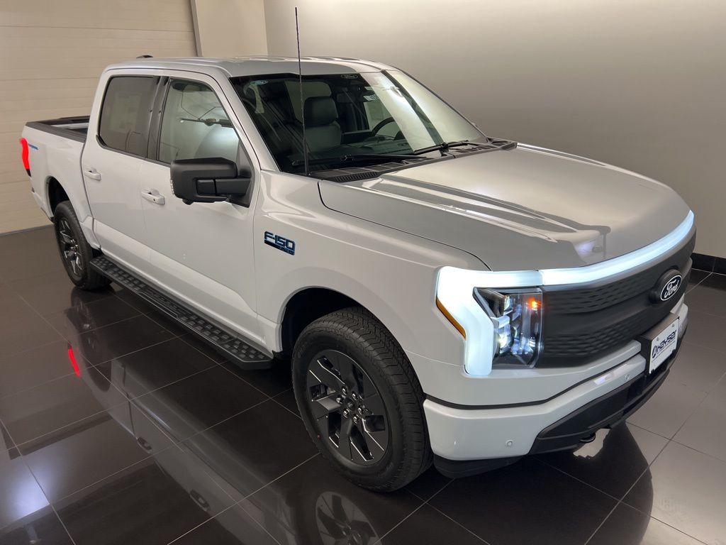 2025 Ford F-150 Lightning Flash