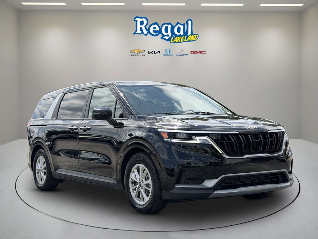  2024 Kia Carnival LX FWD   