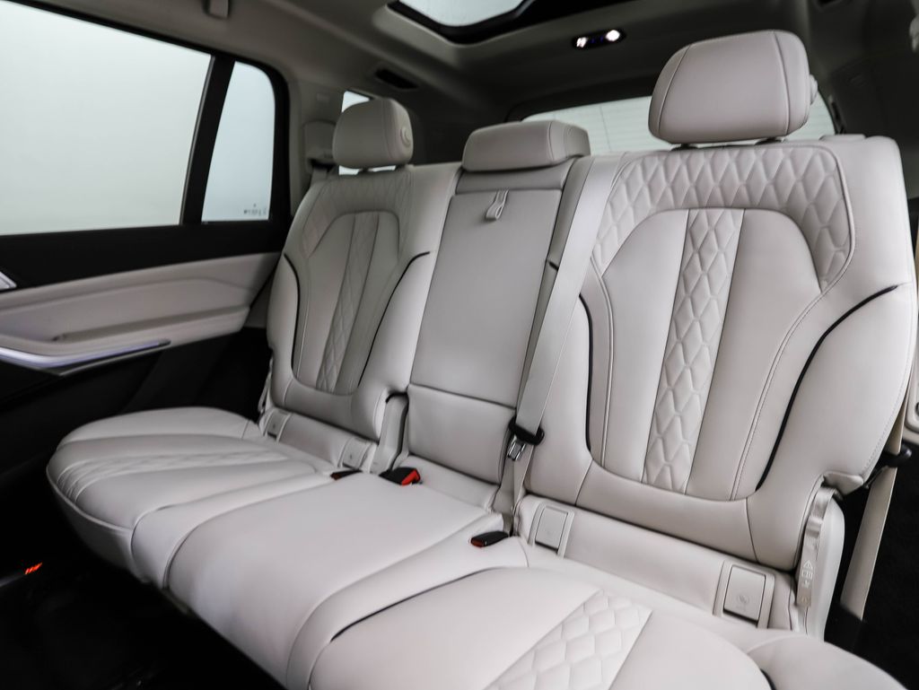 Thumbnail: 2022 BMW X7 - 23