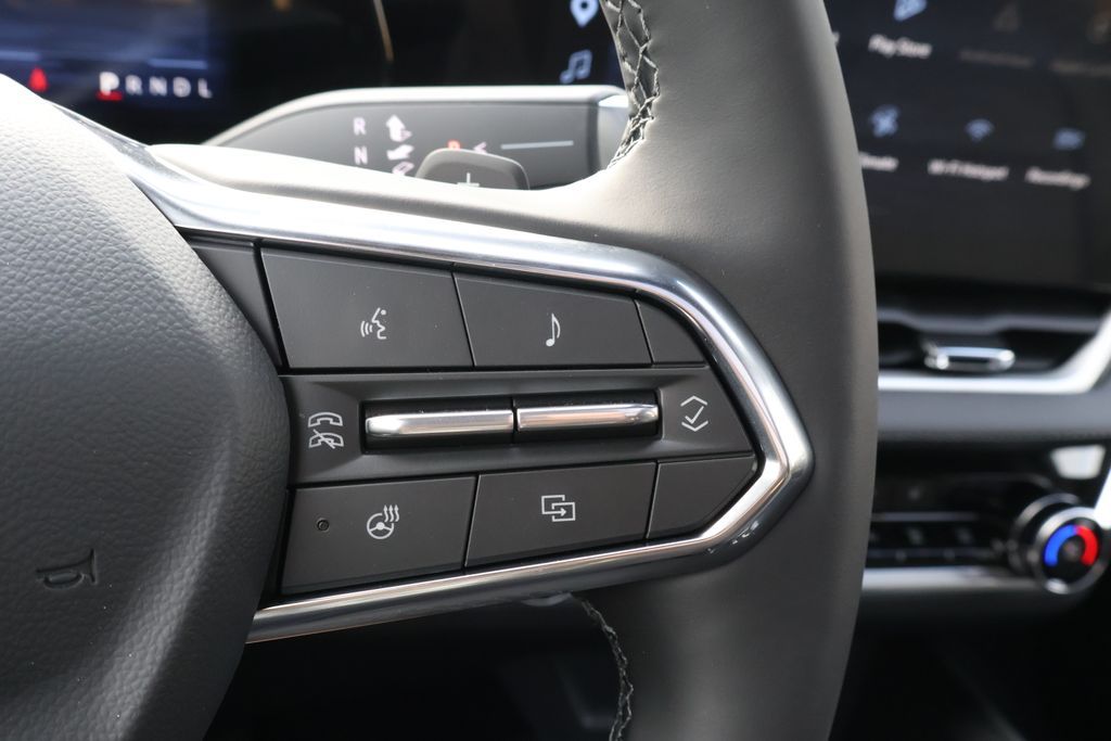 Thumbnail: 2027 Chevrolet Equinox - 24