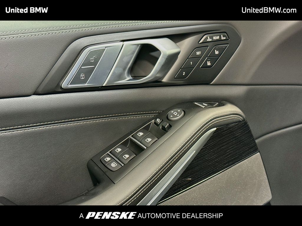 Thumbnail: 2027 BMW X7 - 3