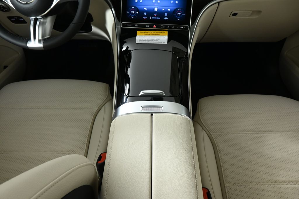 Thumbnail: 2026 Mercedes-Benz GLC - 18