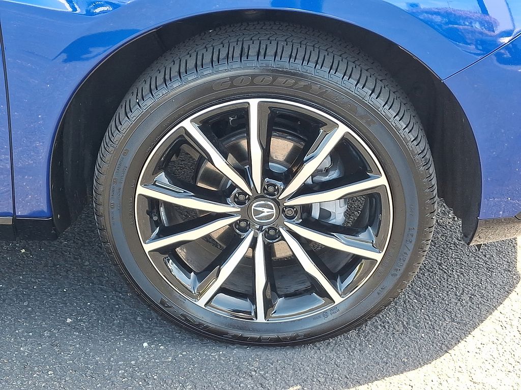 Thumbnail: 2025 Acura RDX - 8