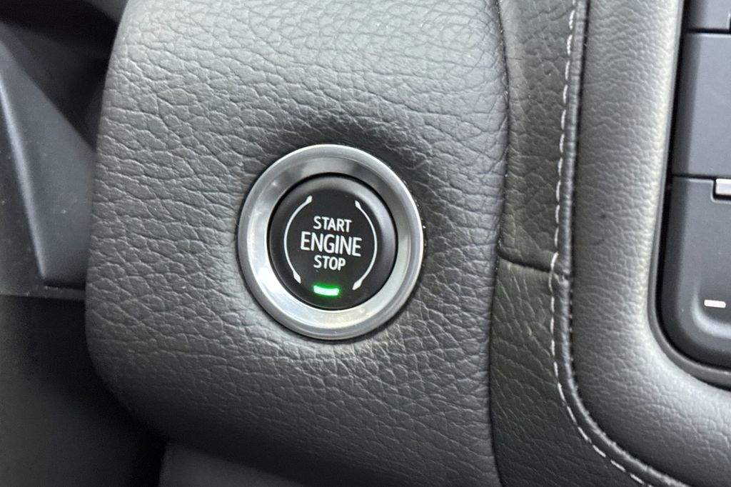 used 2022 GMC Yukon XL car, priced at $53,902