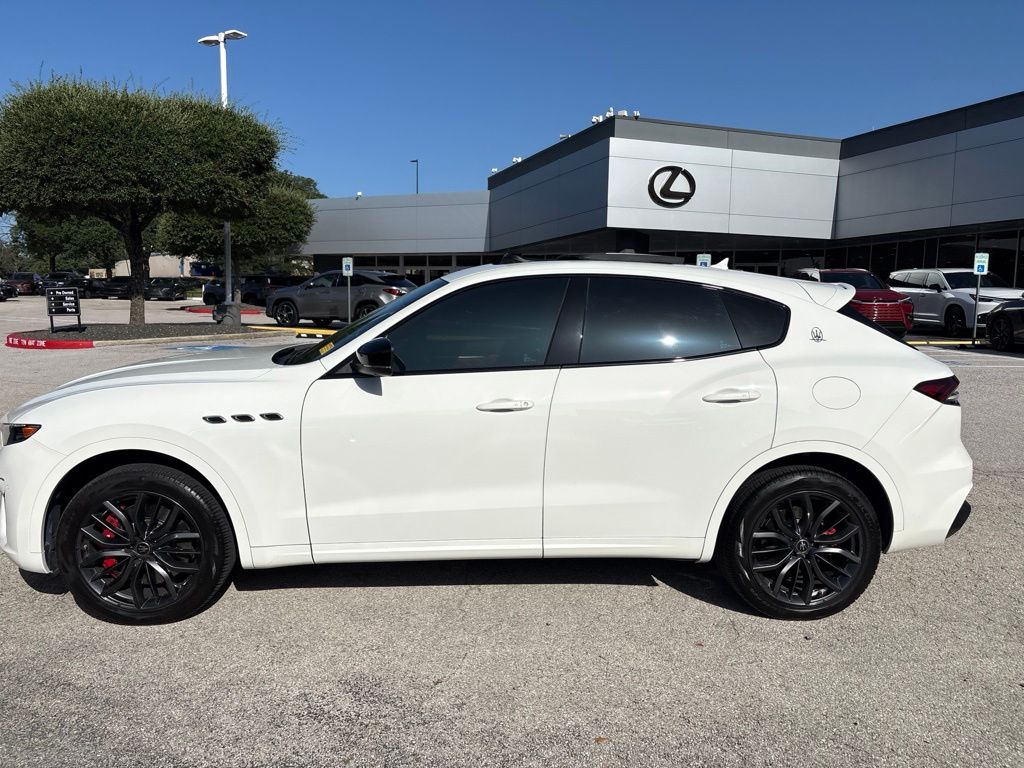 Thumbnail: 2021 Maserati Levante - 2