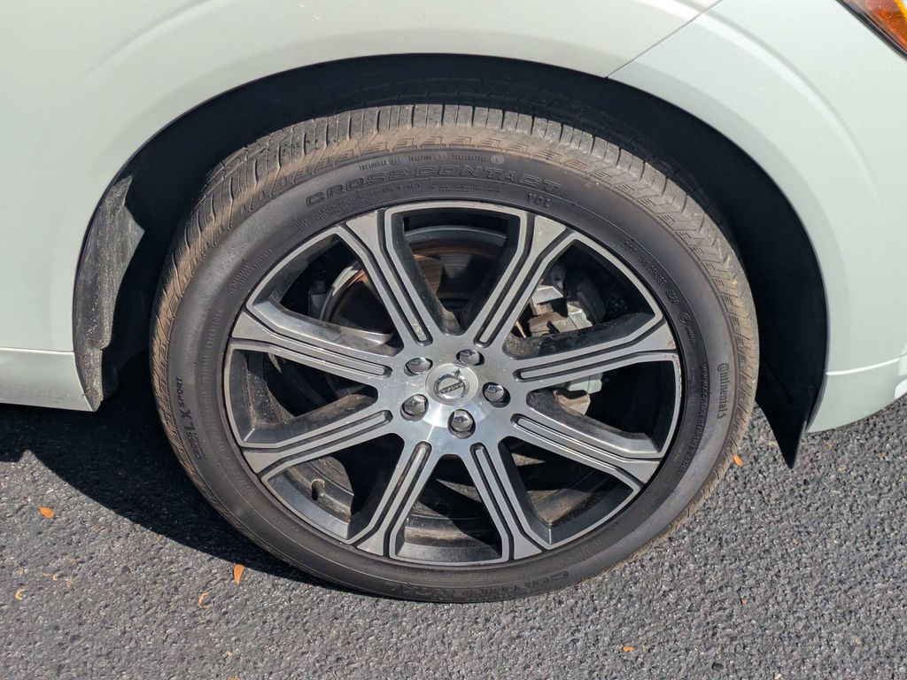 Crystal White 2020 Volvo XC60 T5 Inscription SUV / Crossover Front-Wheel Drive Automatic