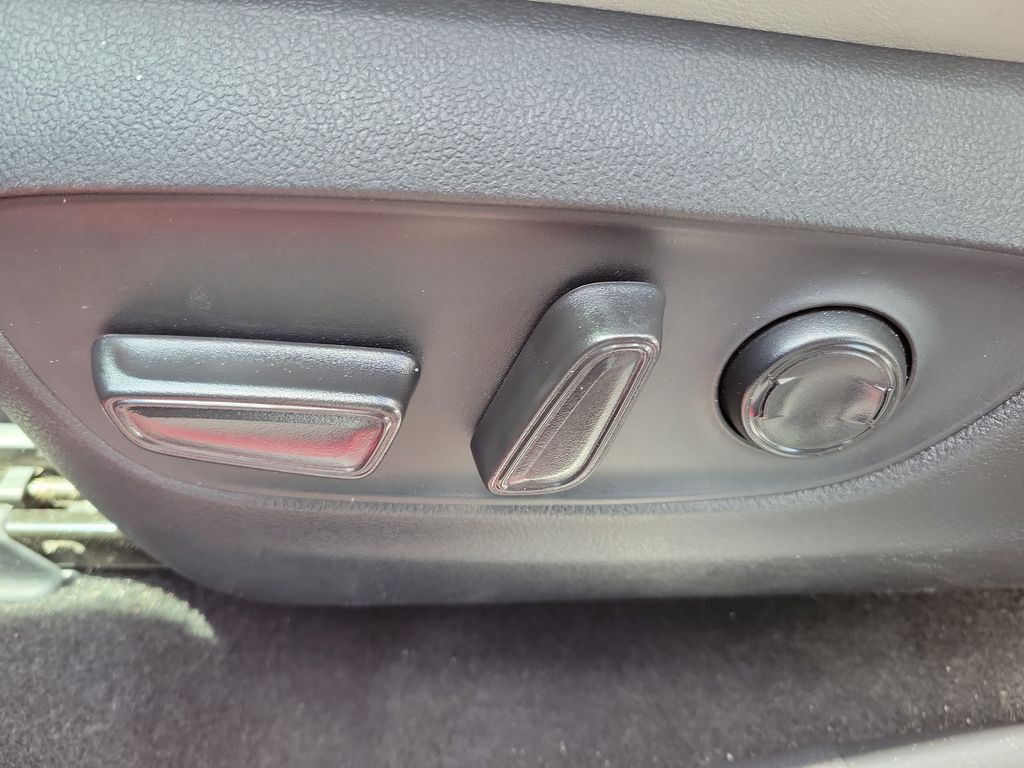 used 2022 Toyota RAV4 Hybrid car, priced at $32,998