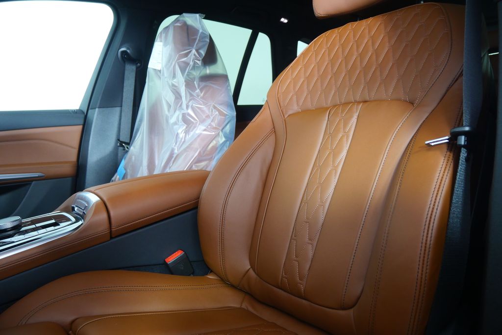 Thumbnail: 2026 BMW X5 - 11