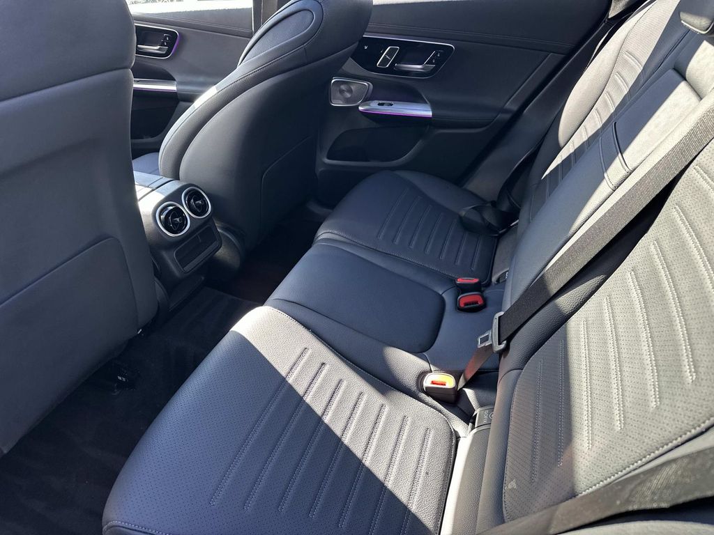 Thumbnail: 2025 Mercedes-Benz GLC - 26