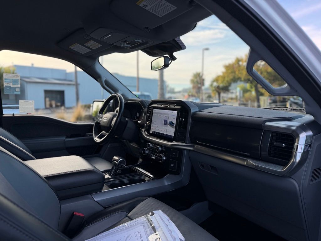 2023 Ford F-150 Lariat - Photo 8