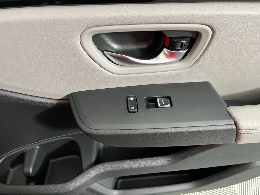 Thumbnail: 2025 Honda Pilot - 11