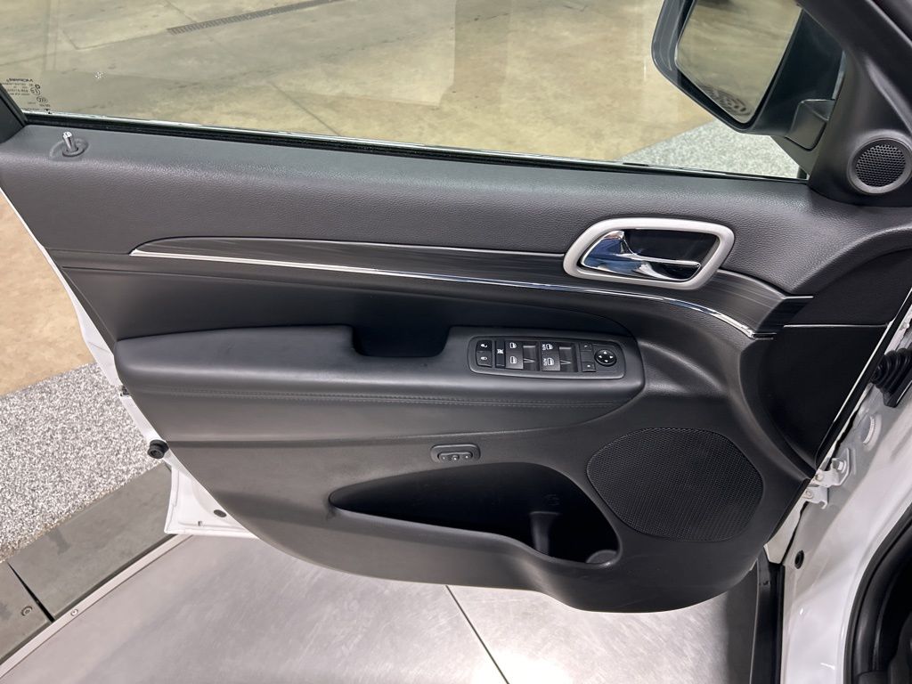 used 2021 Jeep Grand Cherokee car, priced at $29,411
