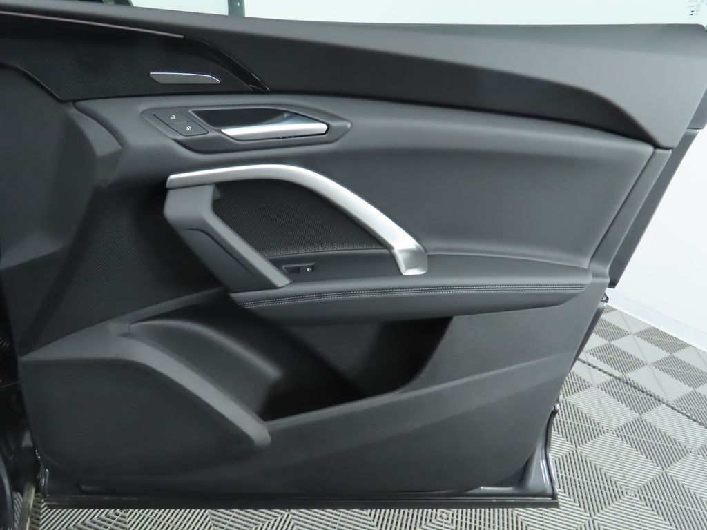 Thumbnail: 2025 Audi Q5 - 27