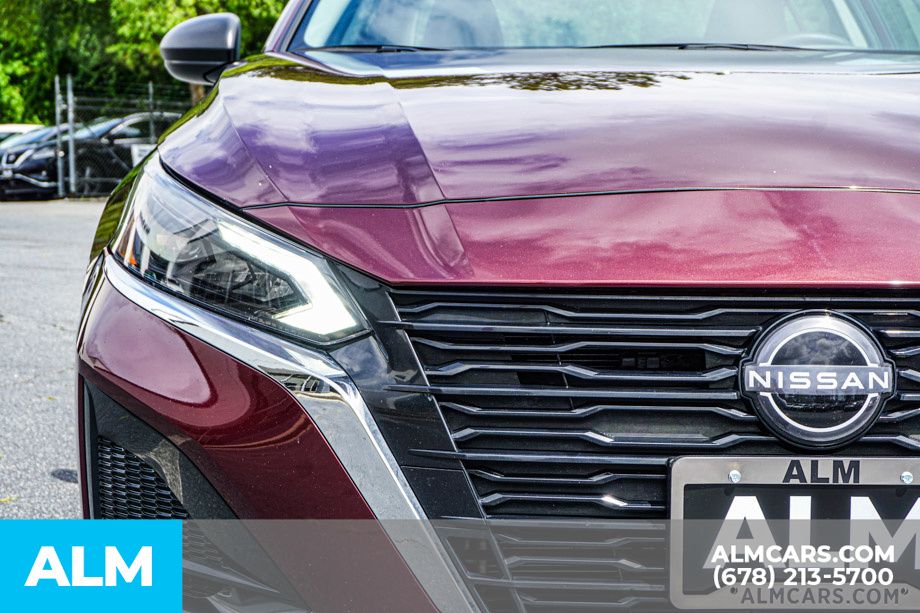 Used 2025 Red Nissan 2.5 SV image 12