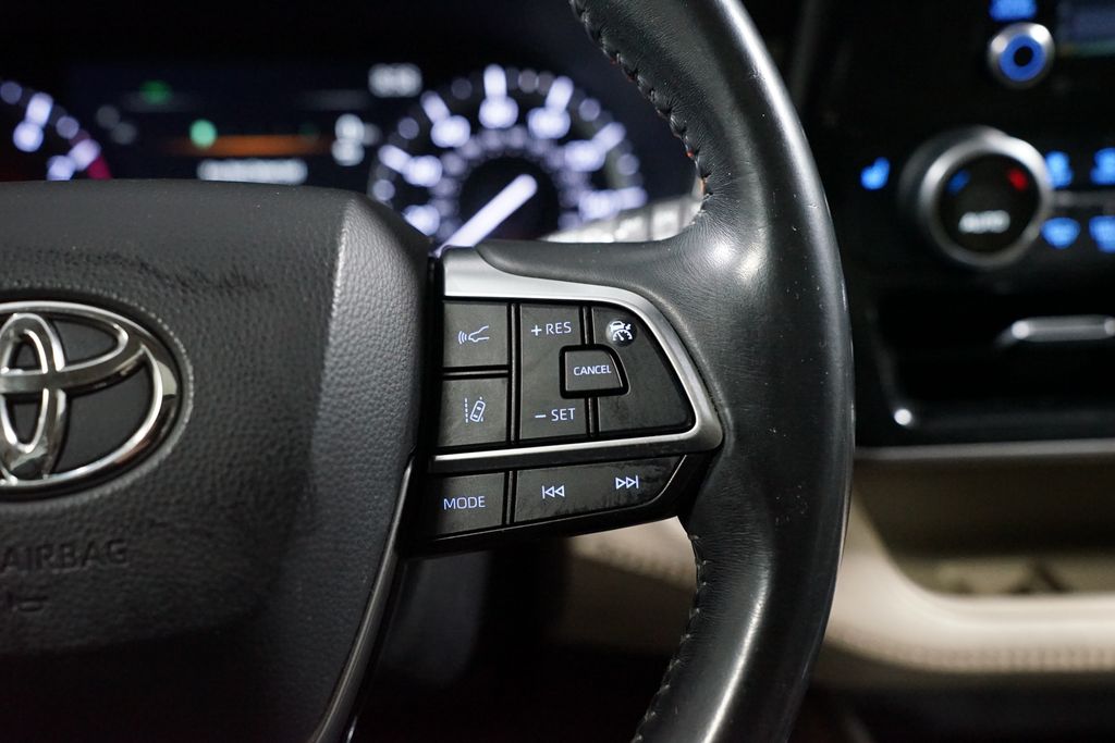 Thumbnail: 2020 Toyota Highlander - 13