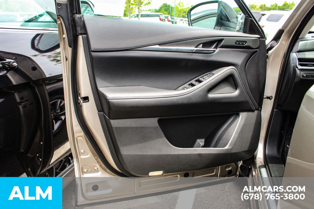 Used 2023 Silver INFINITI LUXE image 40