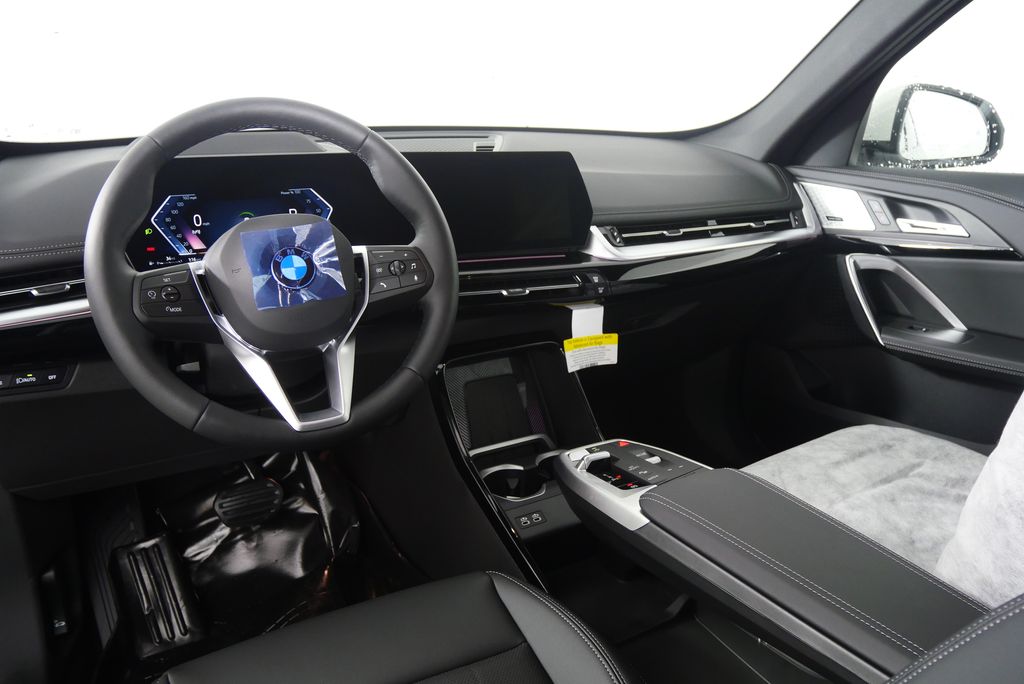 2025 BMW X1 xDrive28i 17