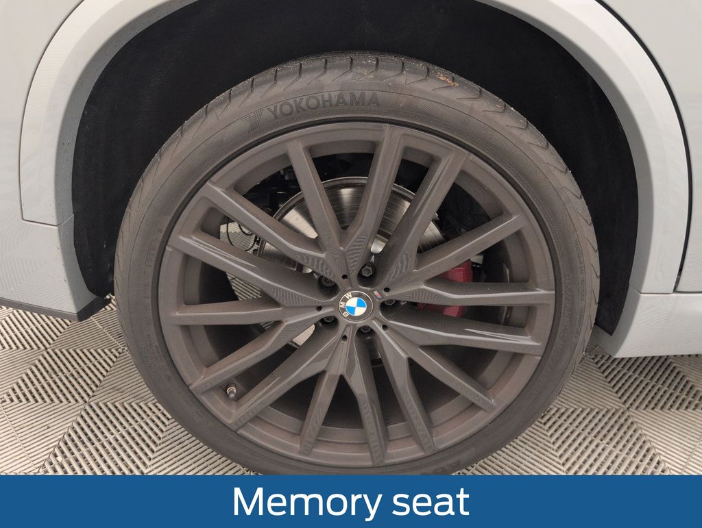 Used 2024 Gray BMW xDrive40i image 20