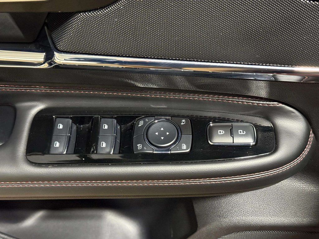 Certified Used 2023 Red Carpet Metallic Tinted Clearcoat Lincoln Reserve image 9