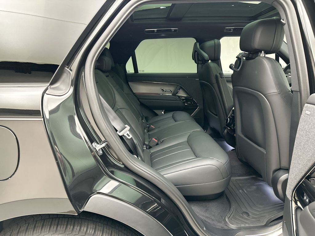 Thumbnail: 2027 Land Rover Range Rover Sport - 7