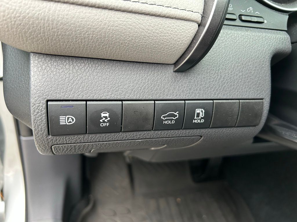 2023 Toyota Camry LE 18