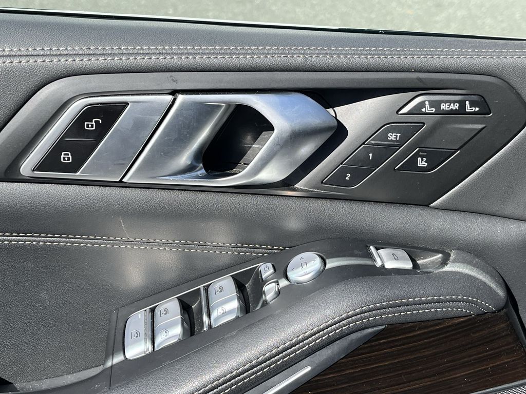 Thumbnail: 2023 BMW X7 - 12