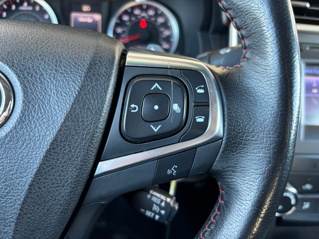 Thumbnail: 2016 Toyota Camry - 12