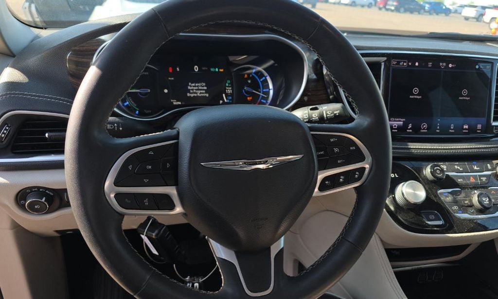 Used 2022 Gray Chrysler Limited image 6