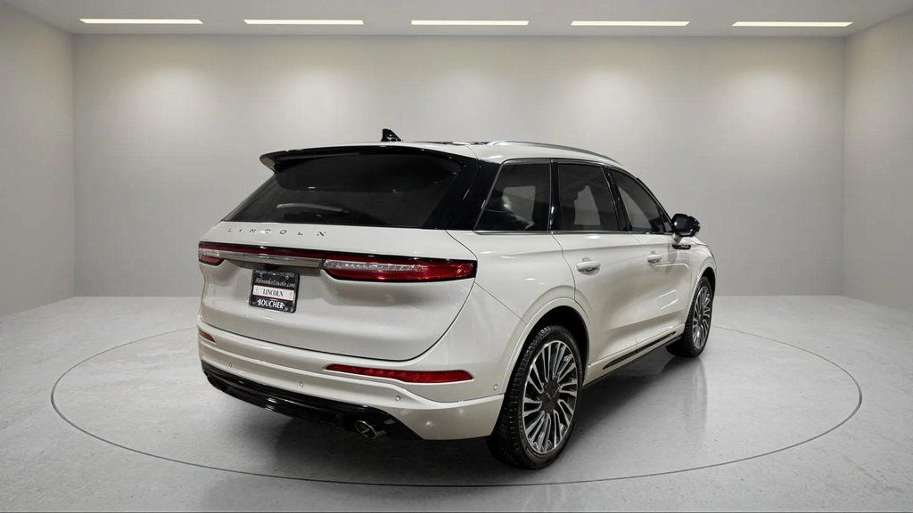 Certified Used 2022 Ceramic Pearl Metallic Tri-Coat Lincoln Grand Touring image 3