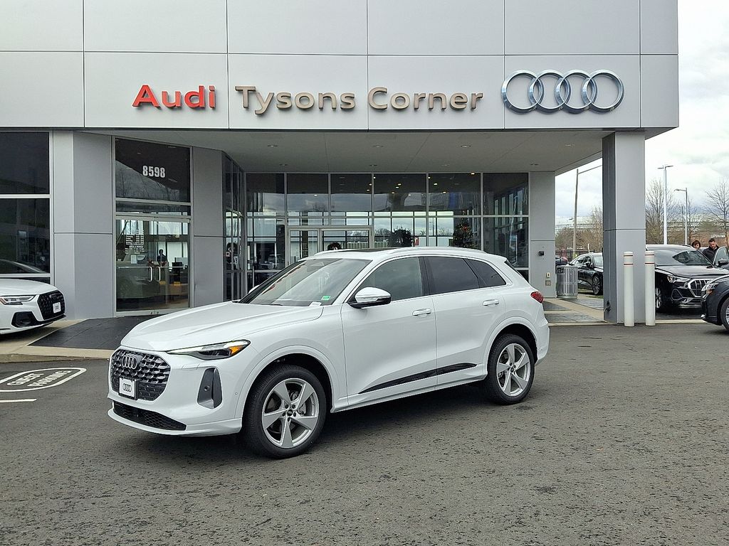 Thumbnail: 2025 Audi Q5 - 1