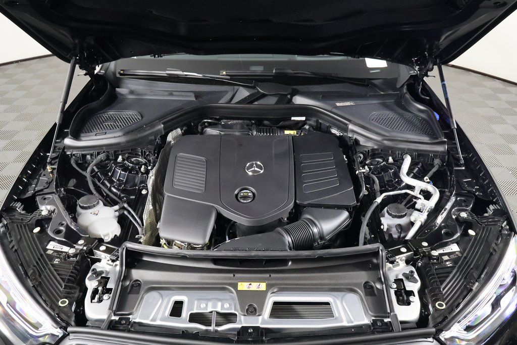 Thumbnail: 2026 Mercedes-Benz GLC - 9
