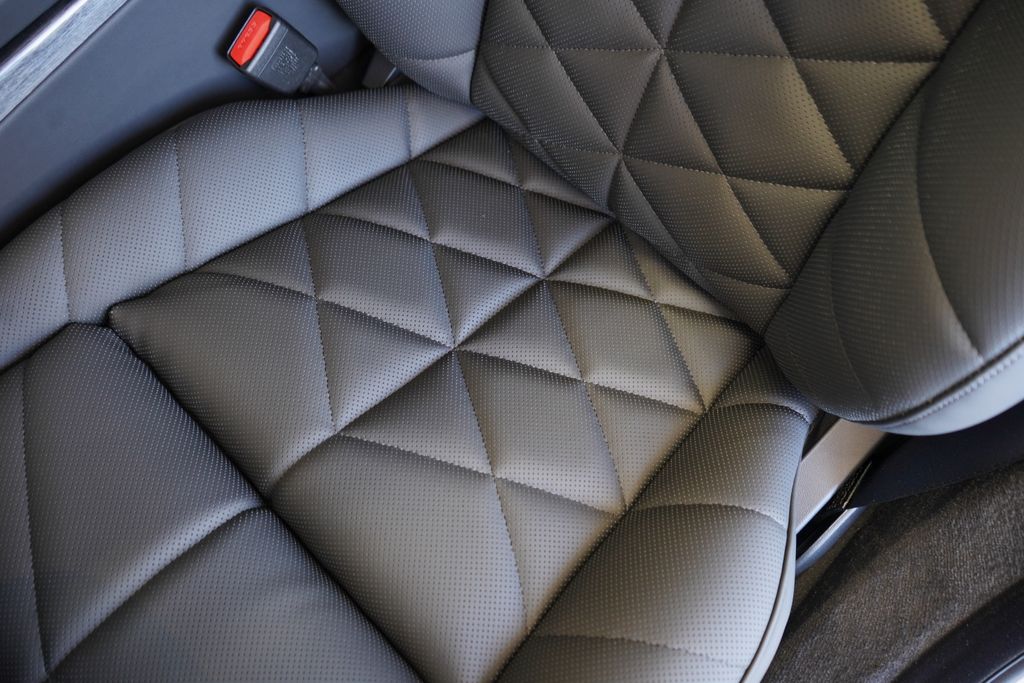 Thumbnail: 2026 BMW 7 Series - 12