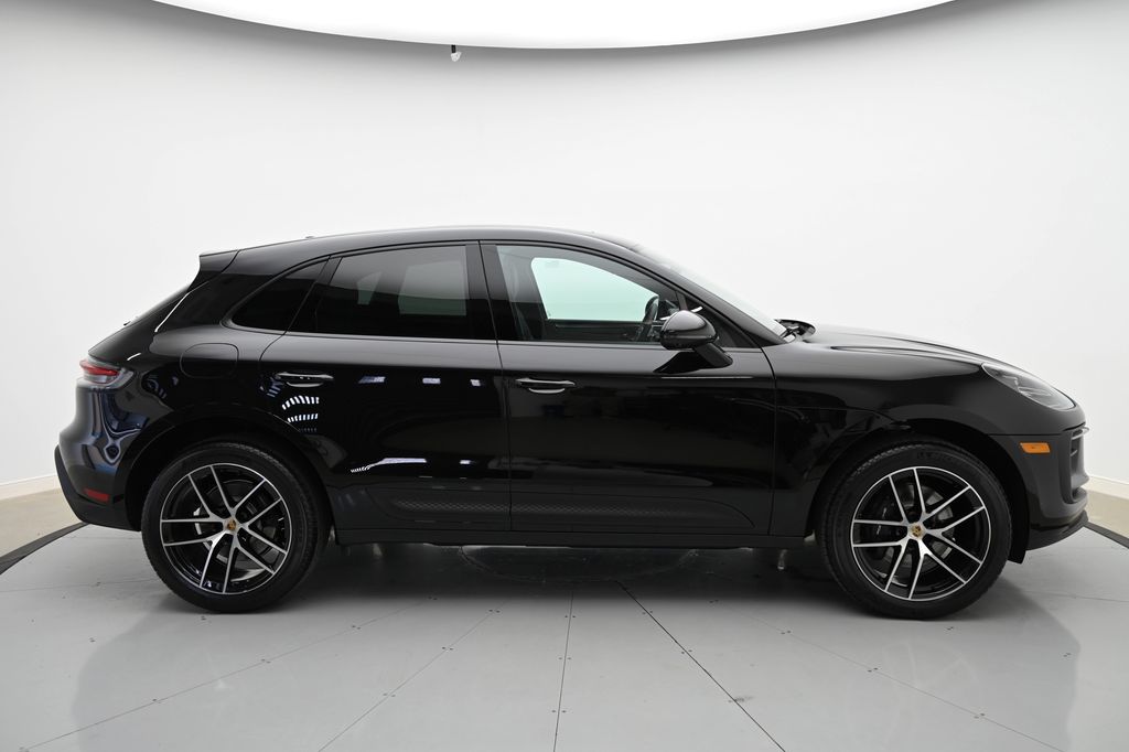 2024 Porsche Macan  8