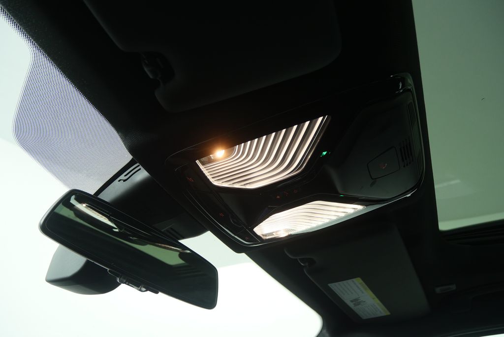 Thumbnail: 2025 BMW 3 Series - 22