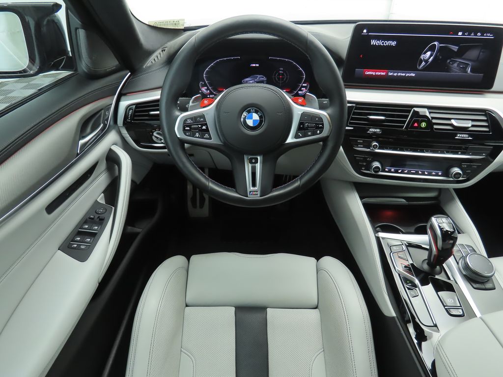 Thumbnail: 2022 BMW M5 - 10