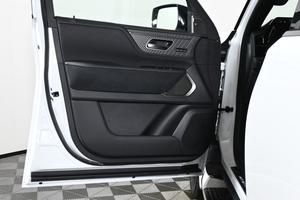 Thumbnail: 2026 INFINITI QX80 - 24