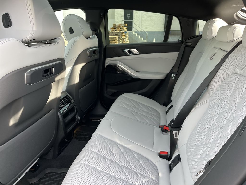 Thumbnail: 2026 BMW X6 - 23