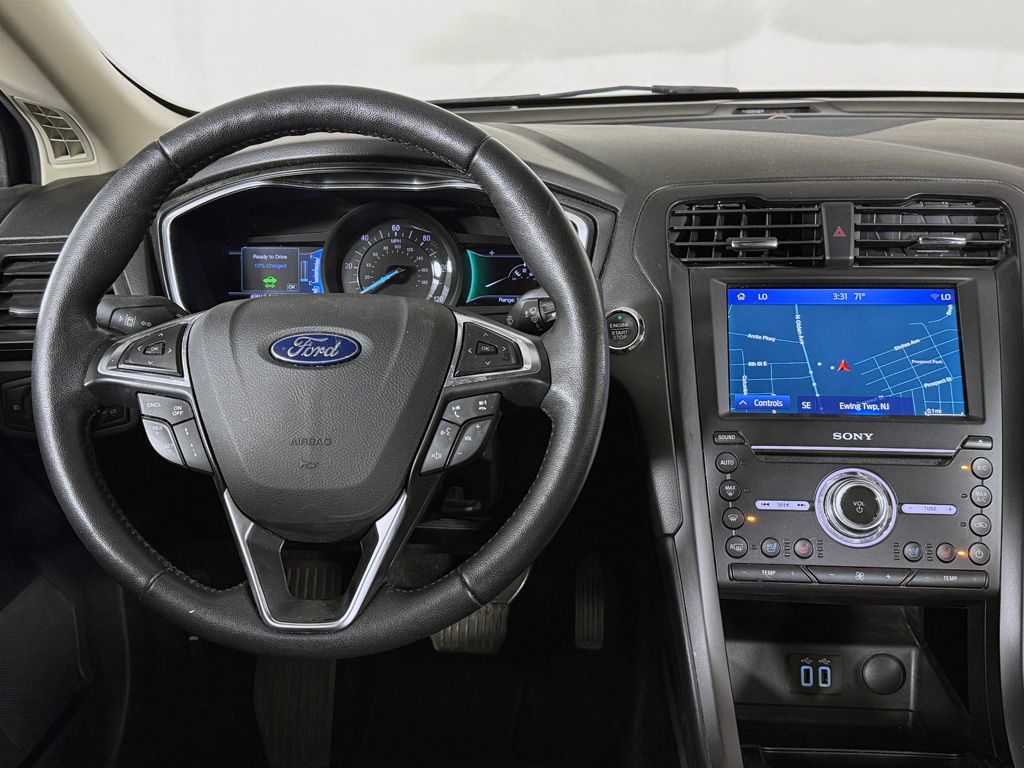 Used 2019 Silver Ford Titanium image 33