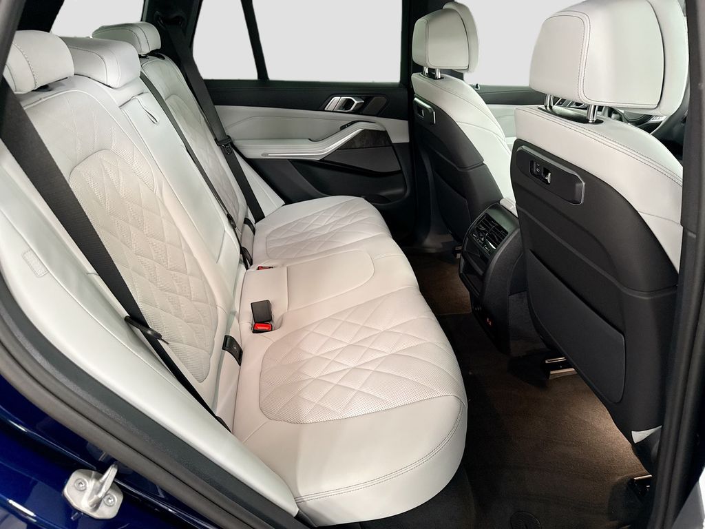 Thumbnail: 2026 BMW X5 - 21