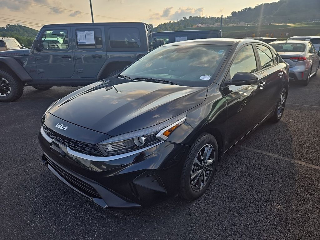 2023 Kia Forte LXS FWD