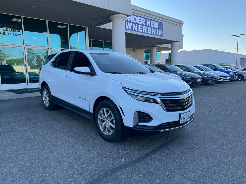 2022 Chevrolet Equinox LT FWD with 1LT