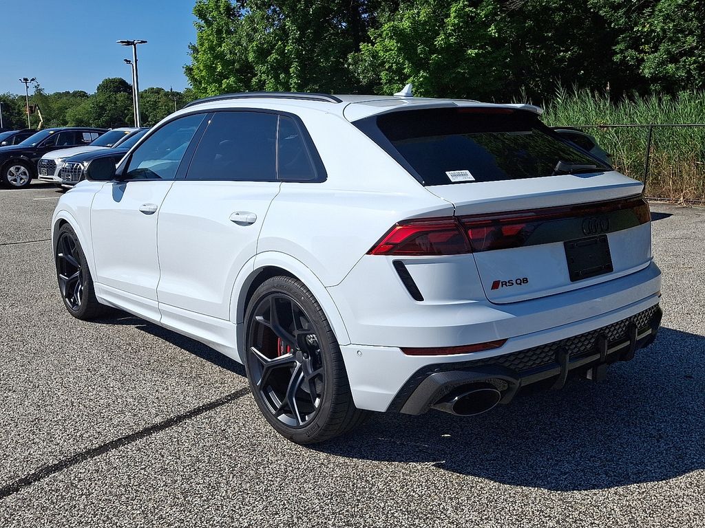 Thumbnail: 2026 Audi RS Q8 - 3