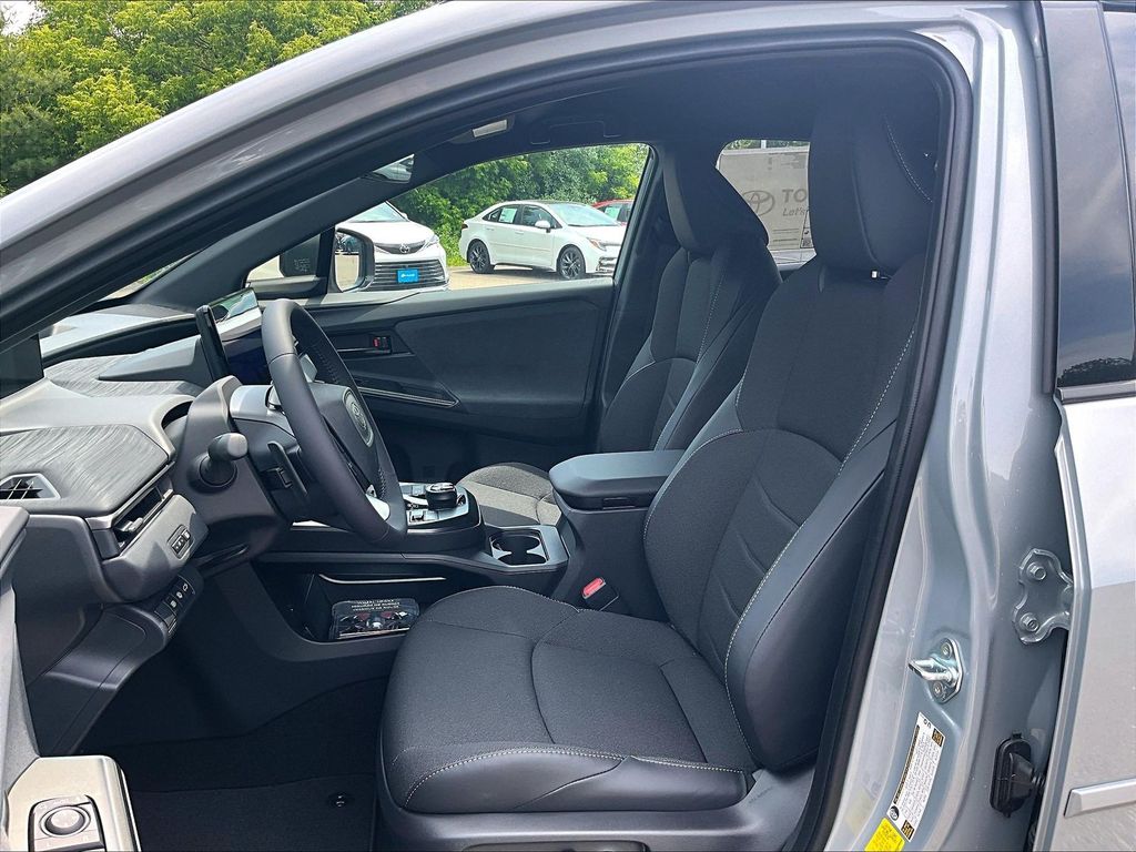 2026 Toyota C-HR — photo 11