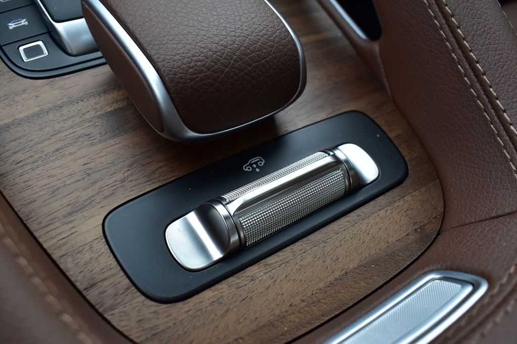 Thumbnail: 2025 Mercedes-Benz GLS - 24