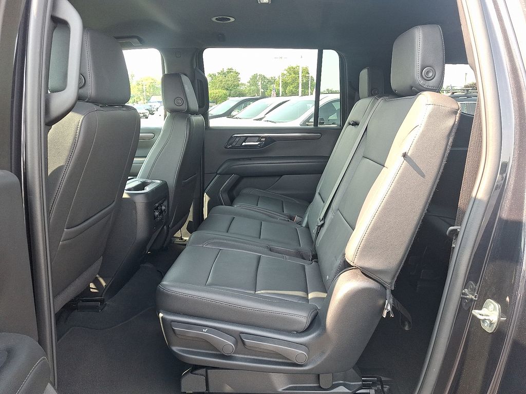 Thumbnail: 2025 Chevrolet Suburban - 10